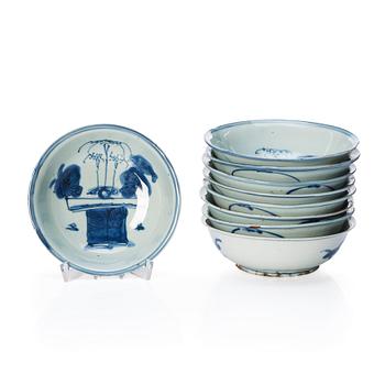 1100. A set of nine blue and white bowls, Ming dynasty (1368-1644).