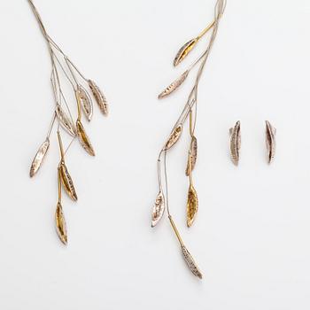 Marja Suna, A sterling silver necklace and earrings "Autumn leaves". Kaunis koru/Kalevala Koru, Helsinki 1999.