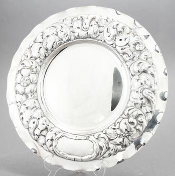 PRESENTERFAT, silver, C G Hallberg, Stockholm, 1948?. Ca 880 gr.