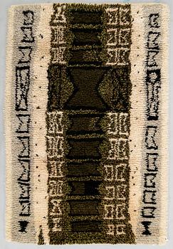 Kirsti Ilvessalo, A Finnish long pile ryijy rug for The Friends of Finnish Handicraft. Circa 150 x 100 cm.