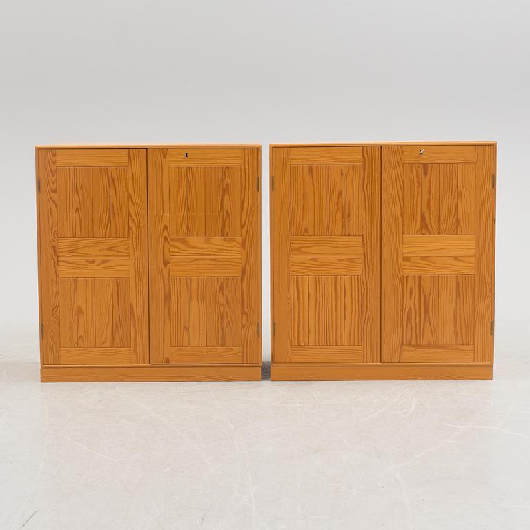 MOGENS KOCH, underskåp, ett par, "Byggereolen", för Rud Rasmussens Snedkerier.  Danmark, 1900-talets andra hälft.