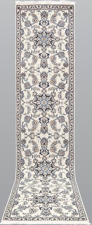 A Nain runner, ca 386 x 82 cm.