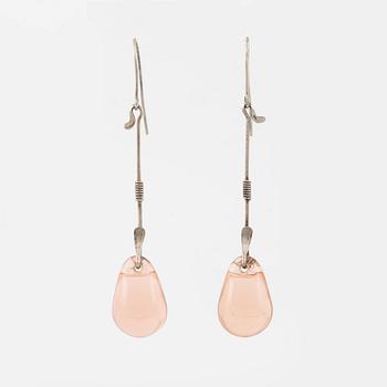Vivianna Torun Bülow-Hübe, collier och örhängen, silver med lila-aprikosa glasdroppar.