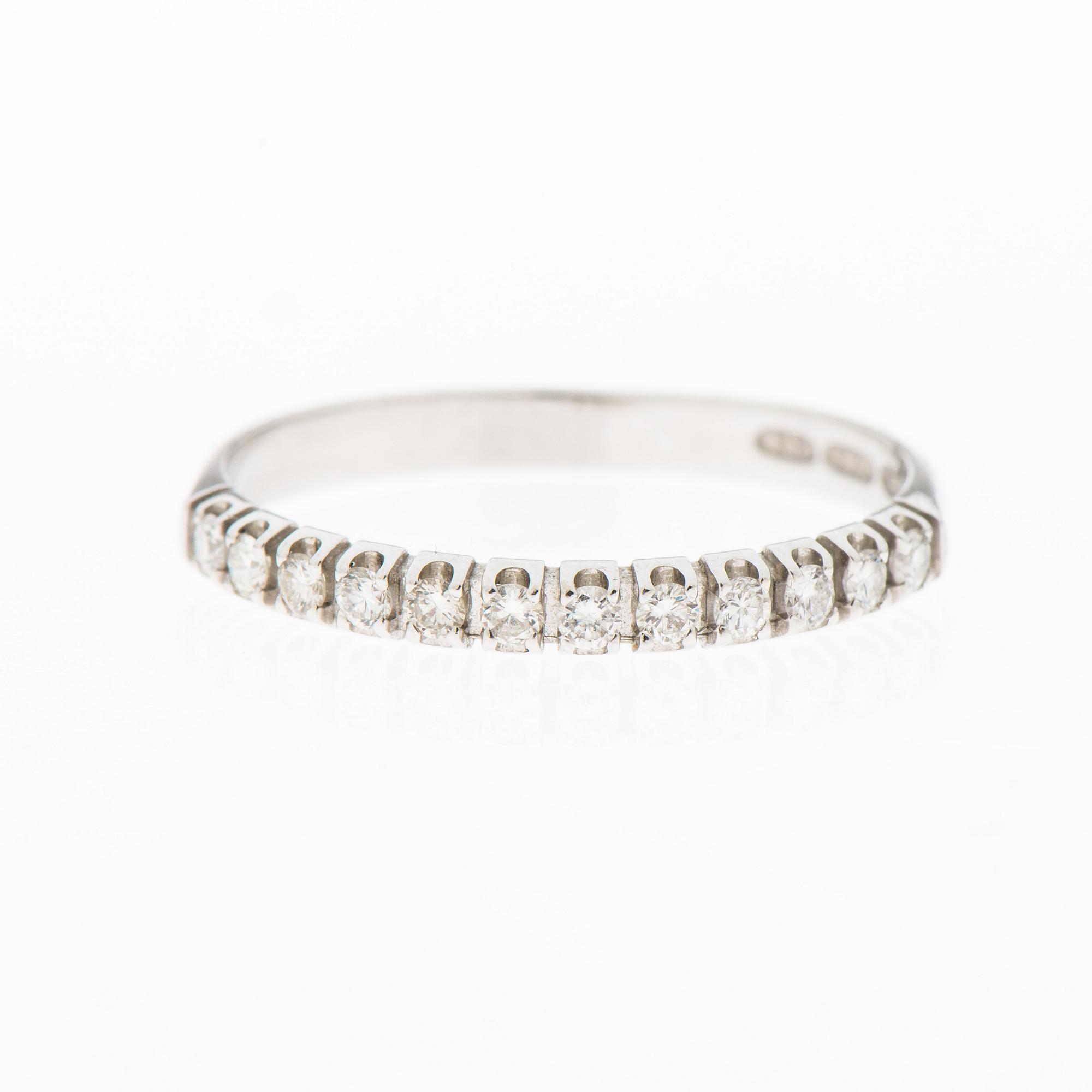RING, briljantslipade diamanter, 18K vitguld. Elis Kauppi, Kupittaan Kulta 1985.
