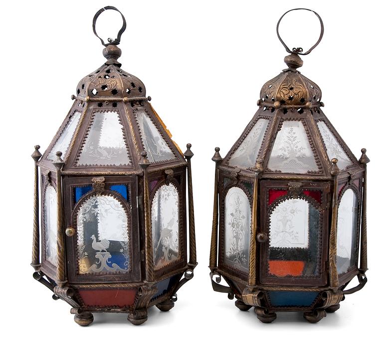 A SET OF TWO 18TH CENTURY HALL LANTERNS.