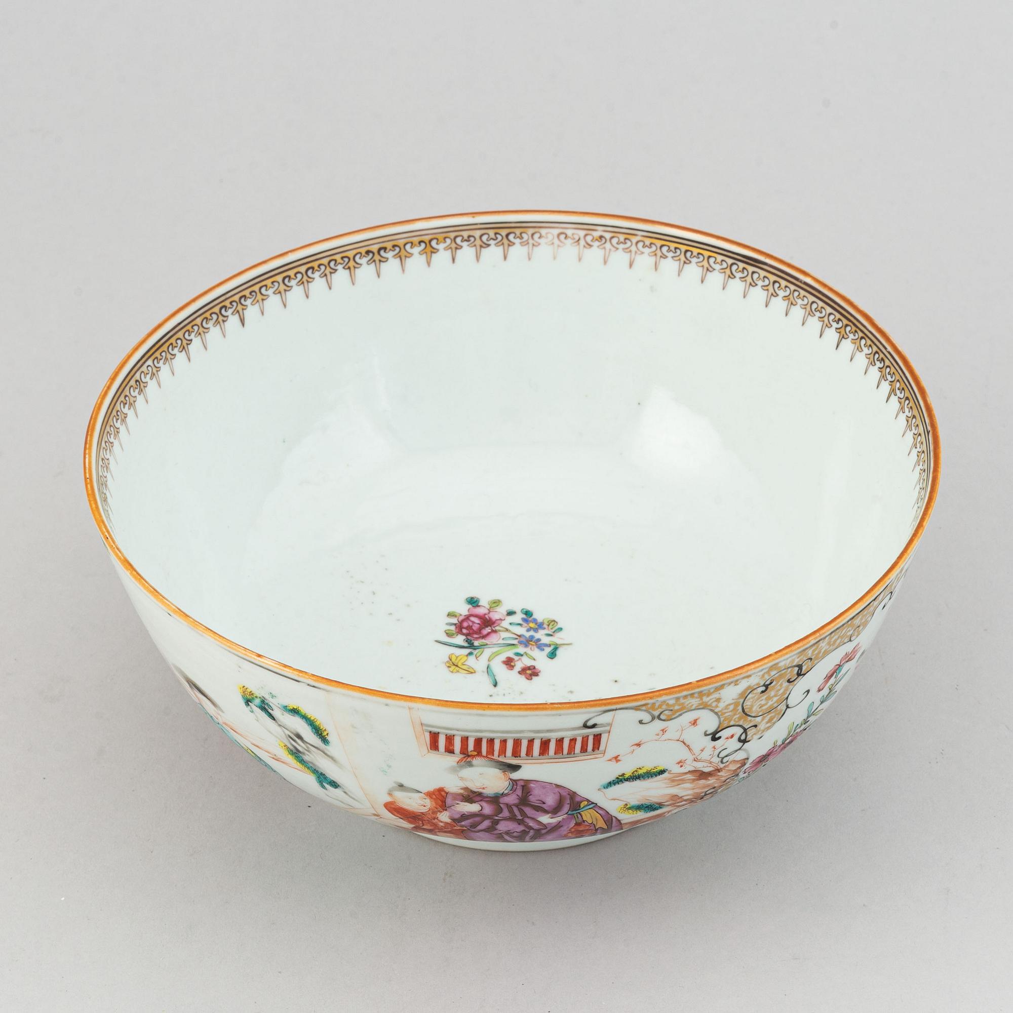 Bålskål, porslin. Qingdynastin, Qianlong (1736-95).