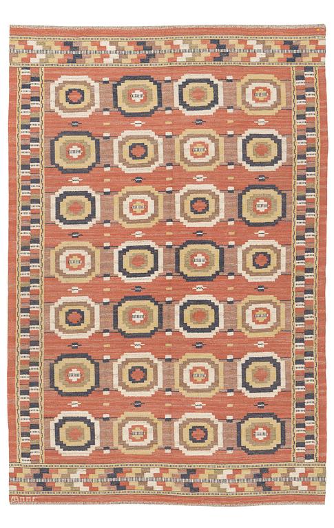 Märta Måås-Fjetterström, a carpet, "Röda Åttan", flat weave, ca 301 x 203,5 cm, signed AB MMF.