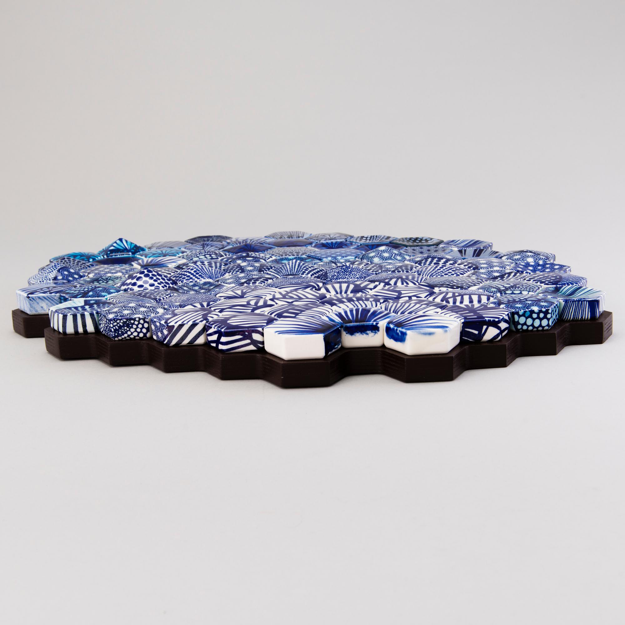 HEINI RIITAHUHTA, hexagonrelief, "Rain", signerad Heini Riitahuhta 2015-2019.