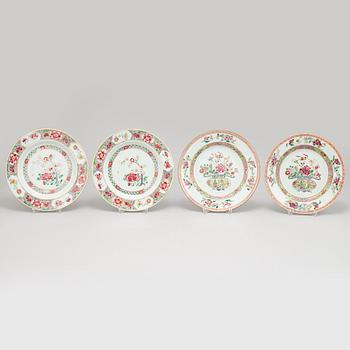 A set of four (2+2) dinner plates, Qing dynasty, Qianlong (1736-95).