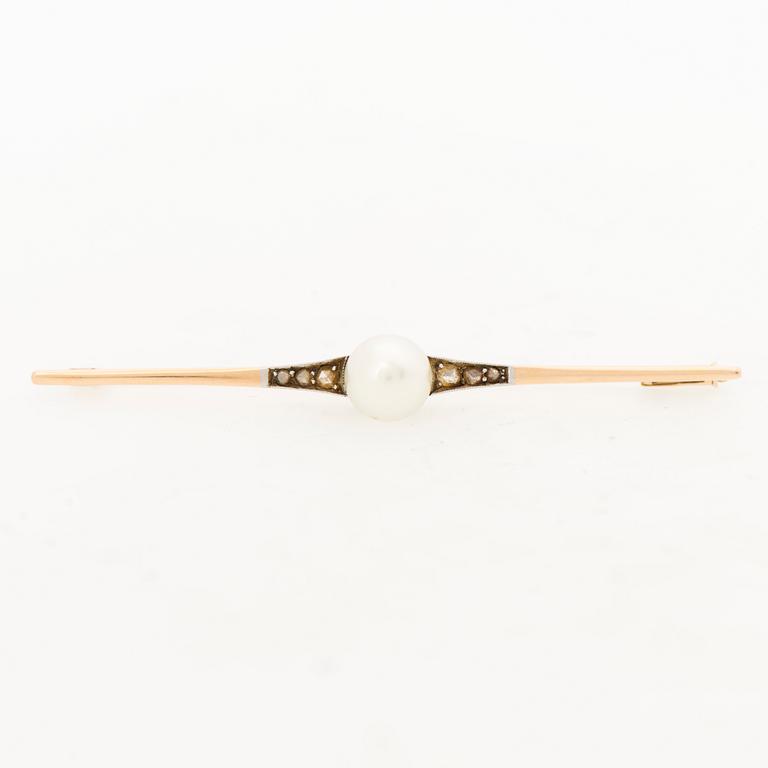 RINTANEULA, viljelty helmi, ruusuhiotut timantit, 14K kultaa. Oskar Lindroos 1941.