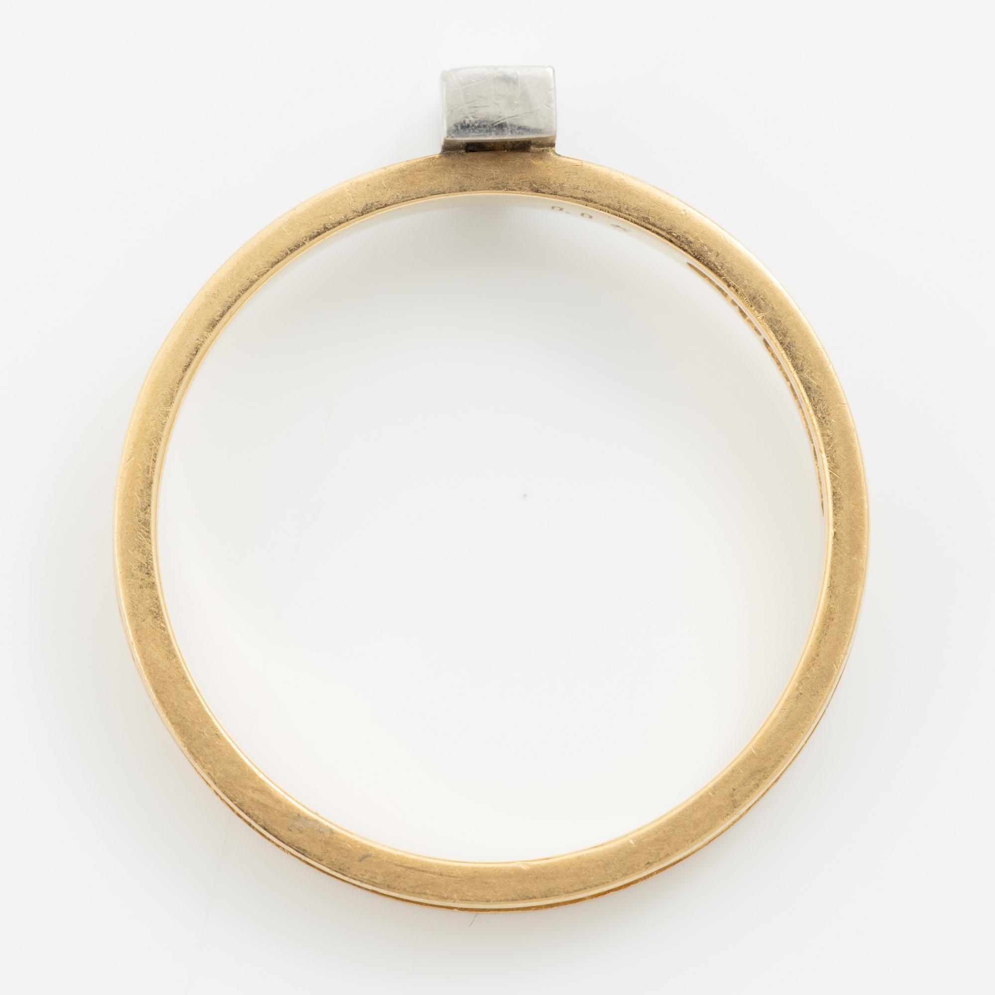 Björn Weckström, ring, 18K guld med en runda briljantslipade diamanter, Finland 1976.