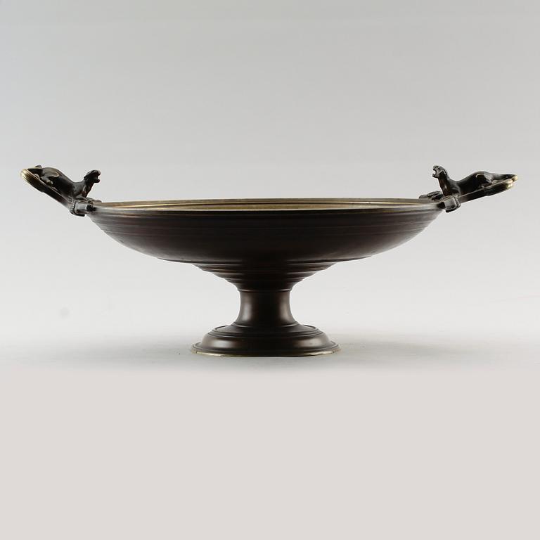 TAZZA, brons, signerad F Levillain.