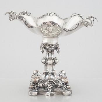 A Swedish silver bowl on foot, marks of Carl Tengstedt, Gothenburg 1862.