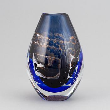 Edvin Öhrström, vase, glass, Ariel, "Flickan och Duvan", Orrefors.