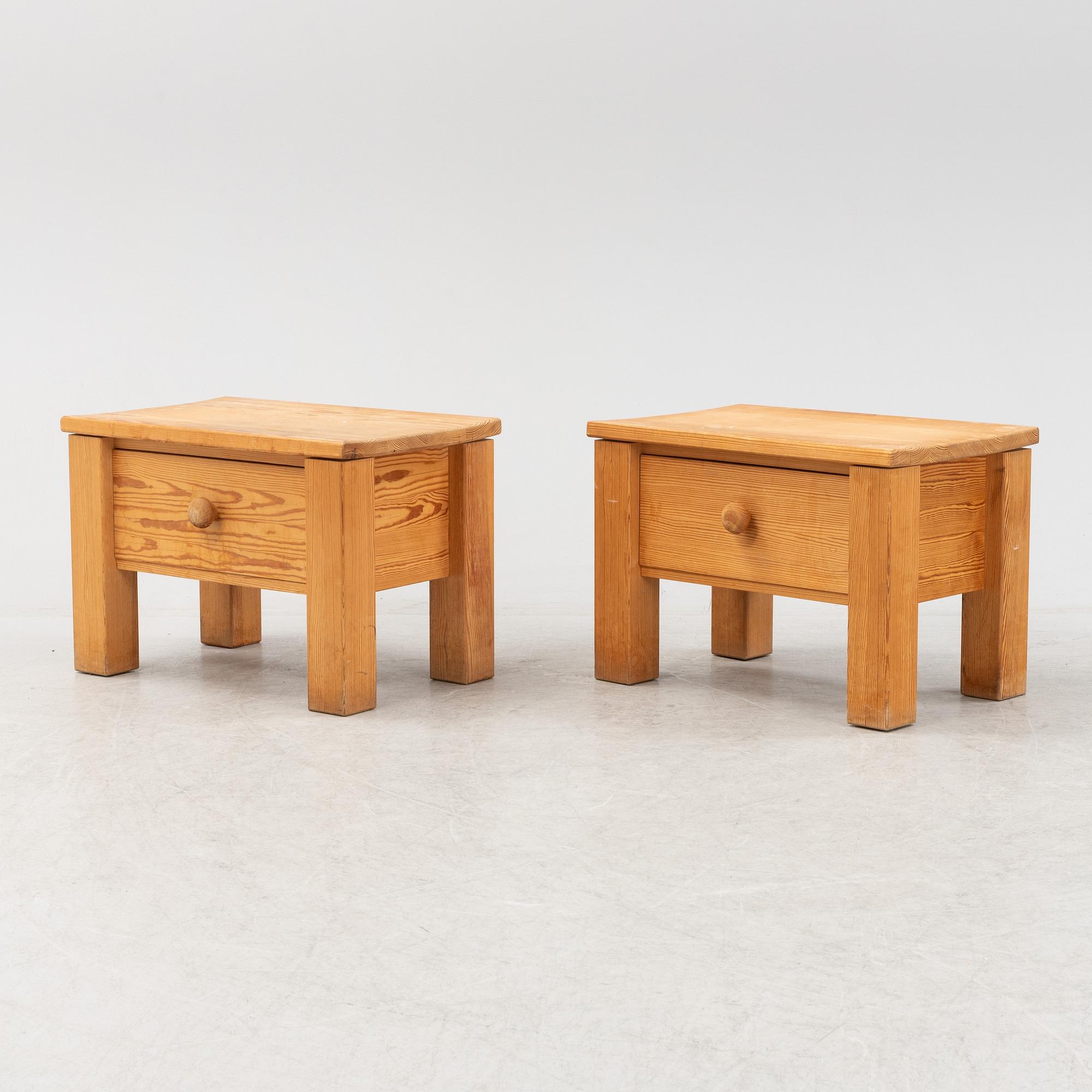 Erik Höglund, sängbord, ett par, Boda, 1900-talets andra hälft.