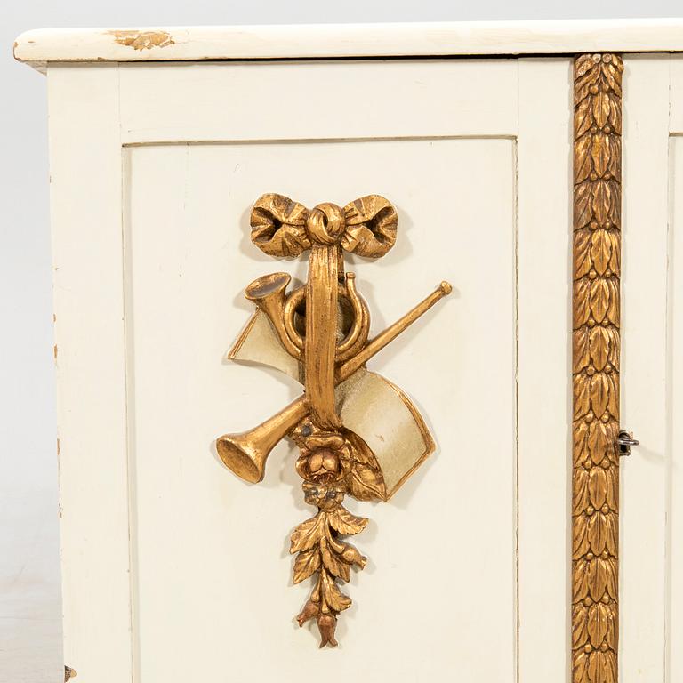 Cabinet, late 19th century.