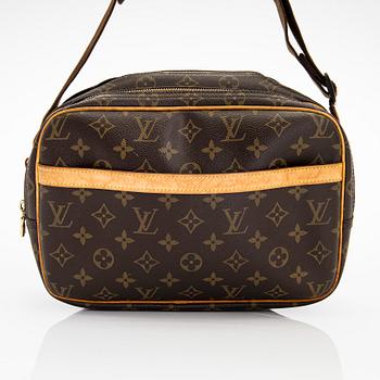 Louis Vuitton, a Monogram Canvas 'Reporter GM' shoulder bag.