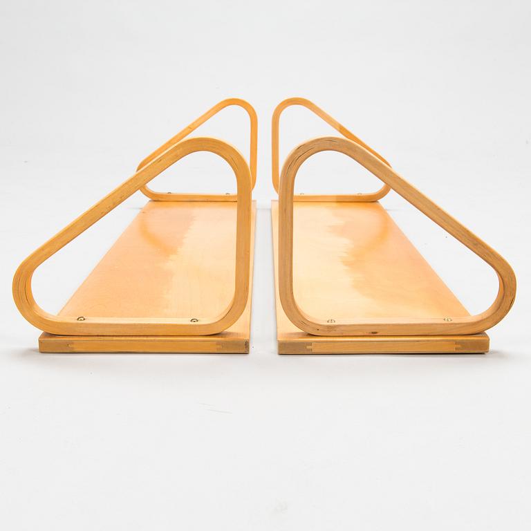 Alvar Aalto,  Two mid 20th Century '112B' shelves for Artek.