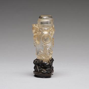 A carved rock chrystal vase with cover, Qingdynasty, circa 1900.