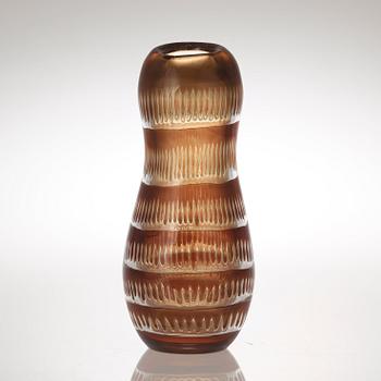 An Edvin Öhrström ariel glass vase, Orrefors 1955.