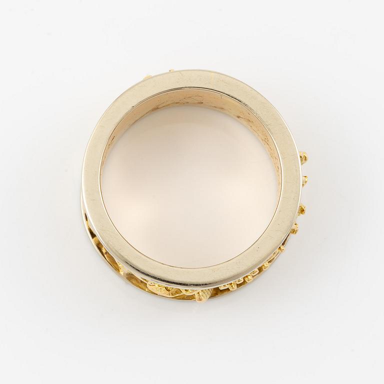 Arnaldo Pomodoro, a ring, 18K gold.