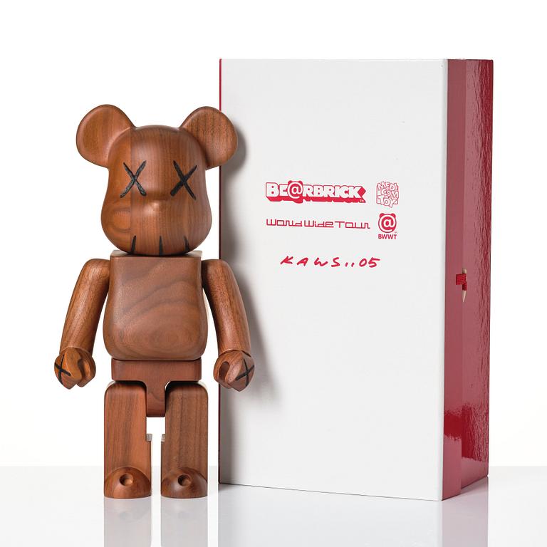 KAWS, BE@RBRICK Wood BWWT 400%.