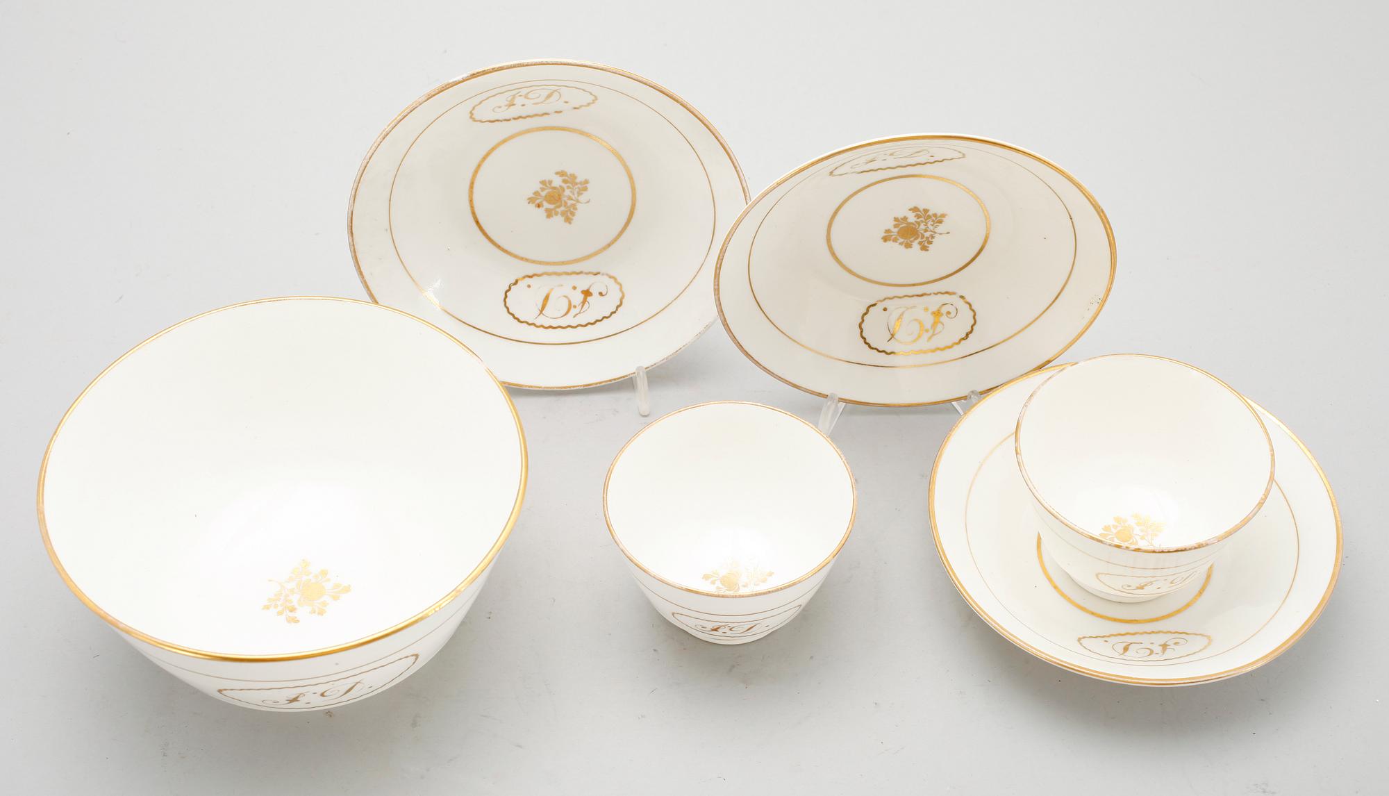 SERVIS, 16 del, porslin, 1700-/1800-tal.