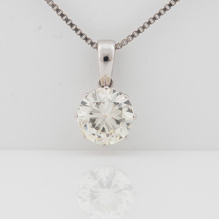 A circa 2.40 ct old cut diamond pendant with chain. Quality circa K-L/VVS-VS.