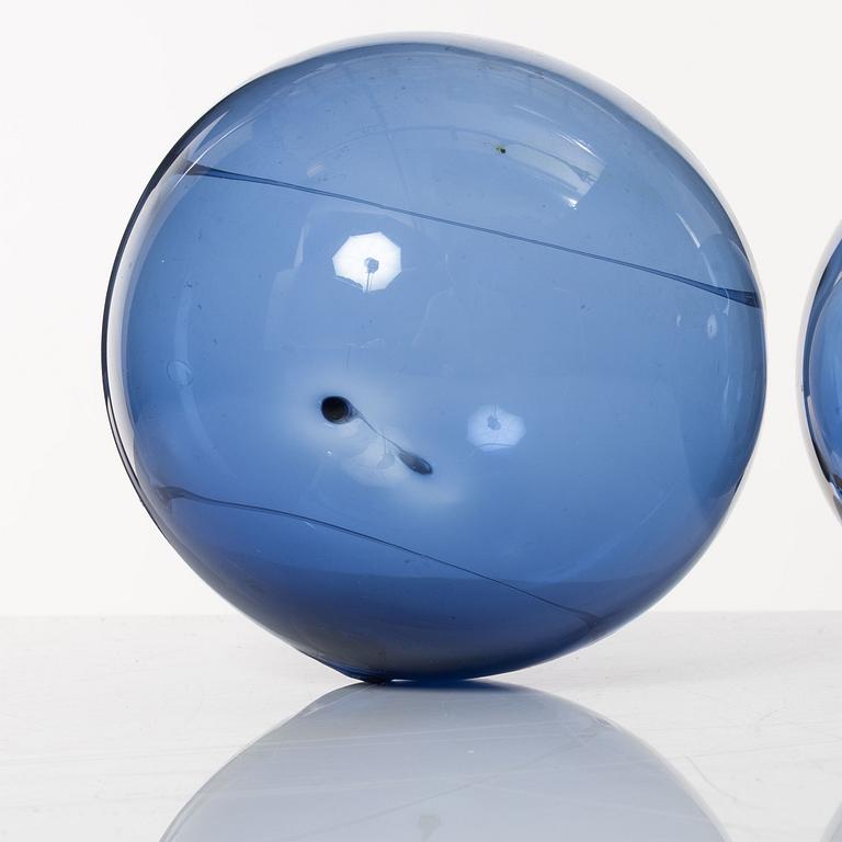 Timo Sarpaneva, three 'Aurinkopallo' glass bolls, Iittala, Finland.