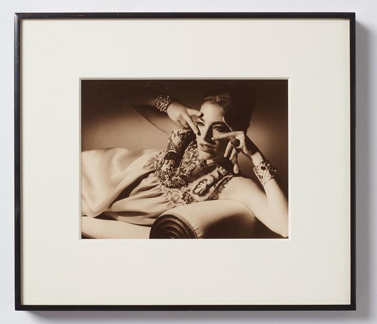 Horst P. Horst, 'Elaine Irwin in ad for Henri Bendel', 1987-1988.