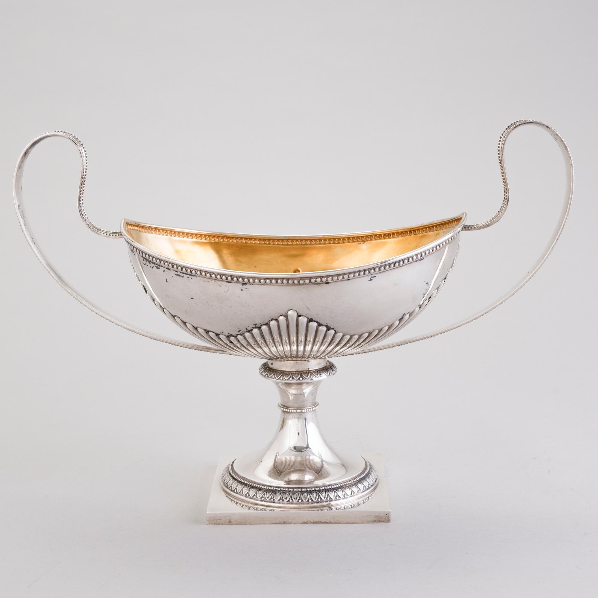 SKÅL PÅ FOT, silver, sengustaviansk stil, Finlands Guldsmeds ab, Åbo 1903.