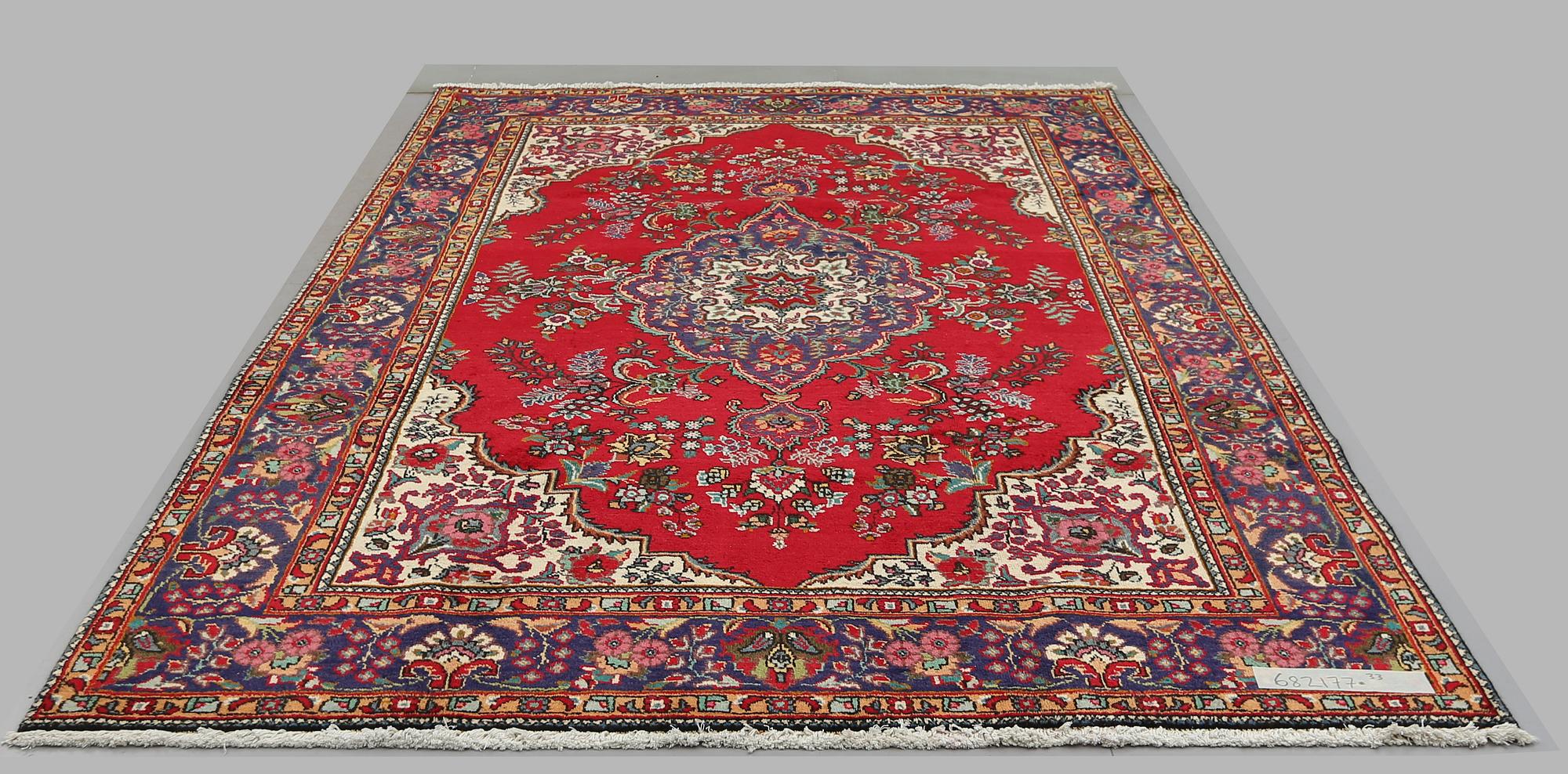 MATTA, Täbriz, ca 292 x 202 cm.