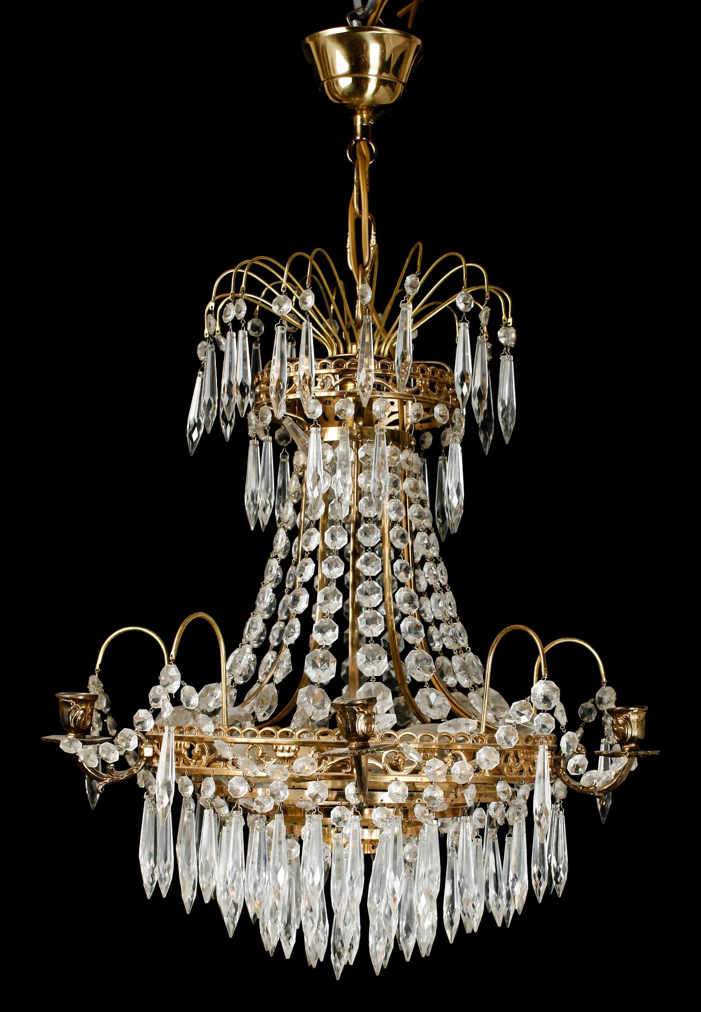 LJUSKRONA, empirestil, 1900-talets mitt. H 60.