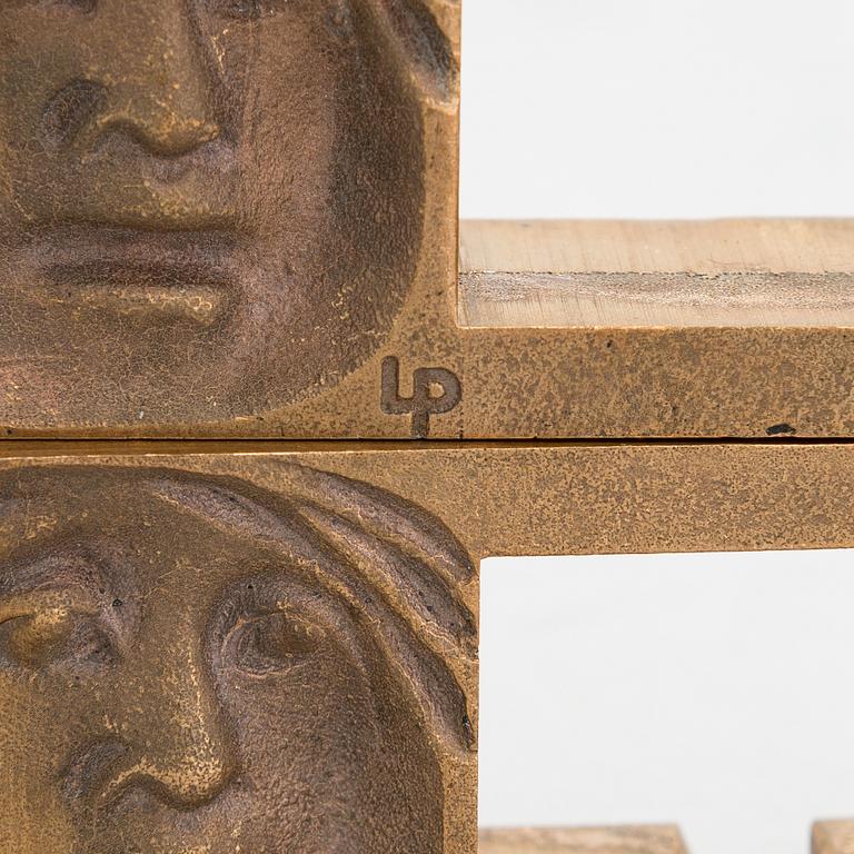 Laila Pullinen, sculpture/medal, bronze, signed LP, numbered 3898.