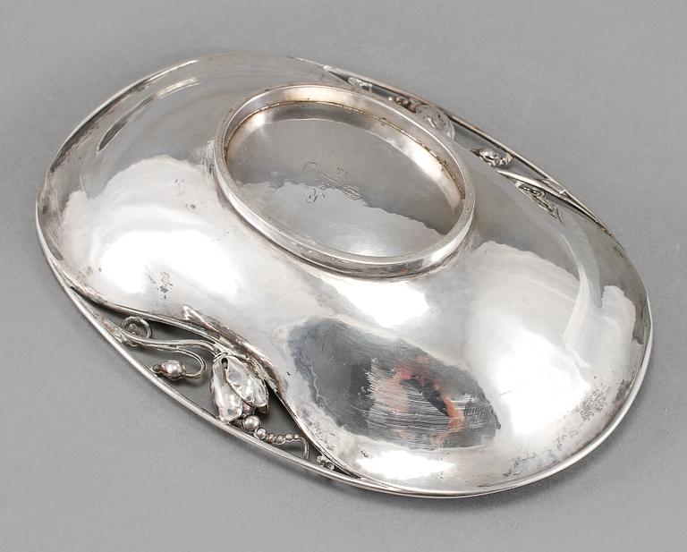 Georg Jensen, skålfat,  "Magnolia/Blossom", Köpenhamn, 1918,