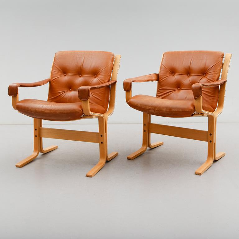 FÅTÖLJER, 1 par, 1900-talets andra hälft.