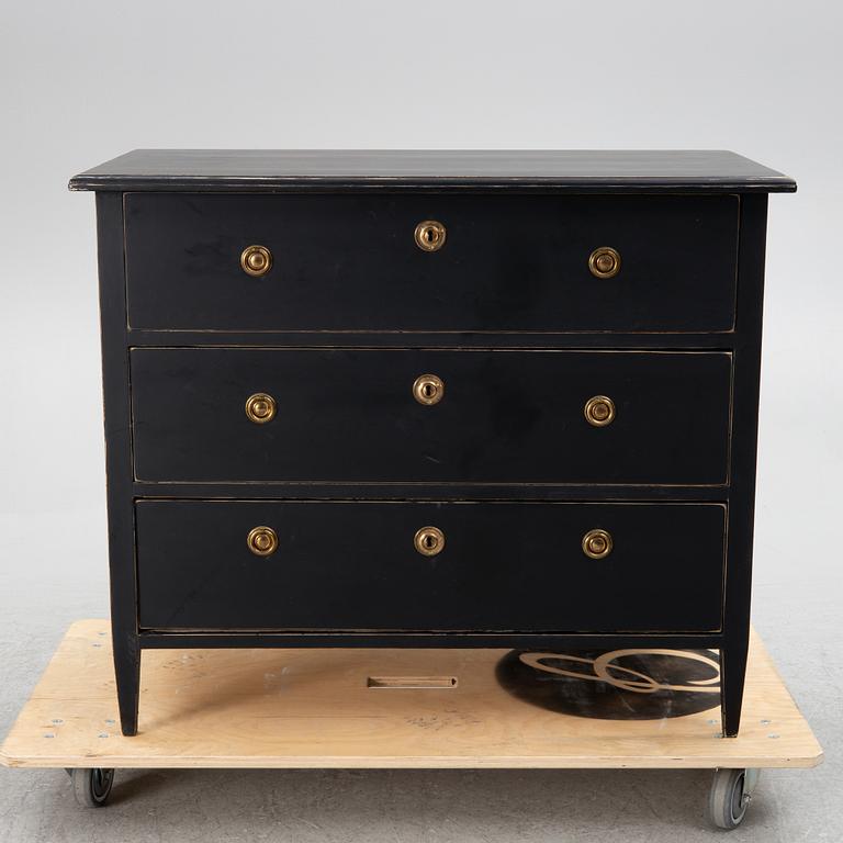 Chest of drawers, first half of the 20th century.