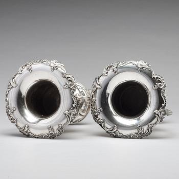 Carl Johann Tegelsten, champagnekylare, ett par, silver, S:t Petersburg 1842. Nyrokoko.