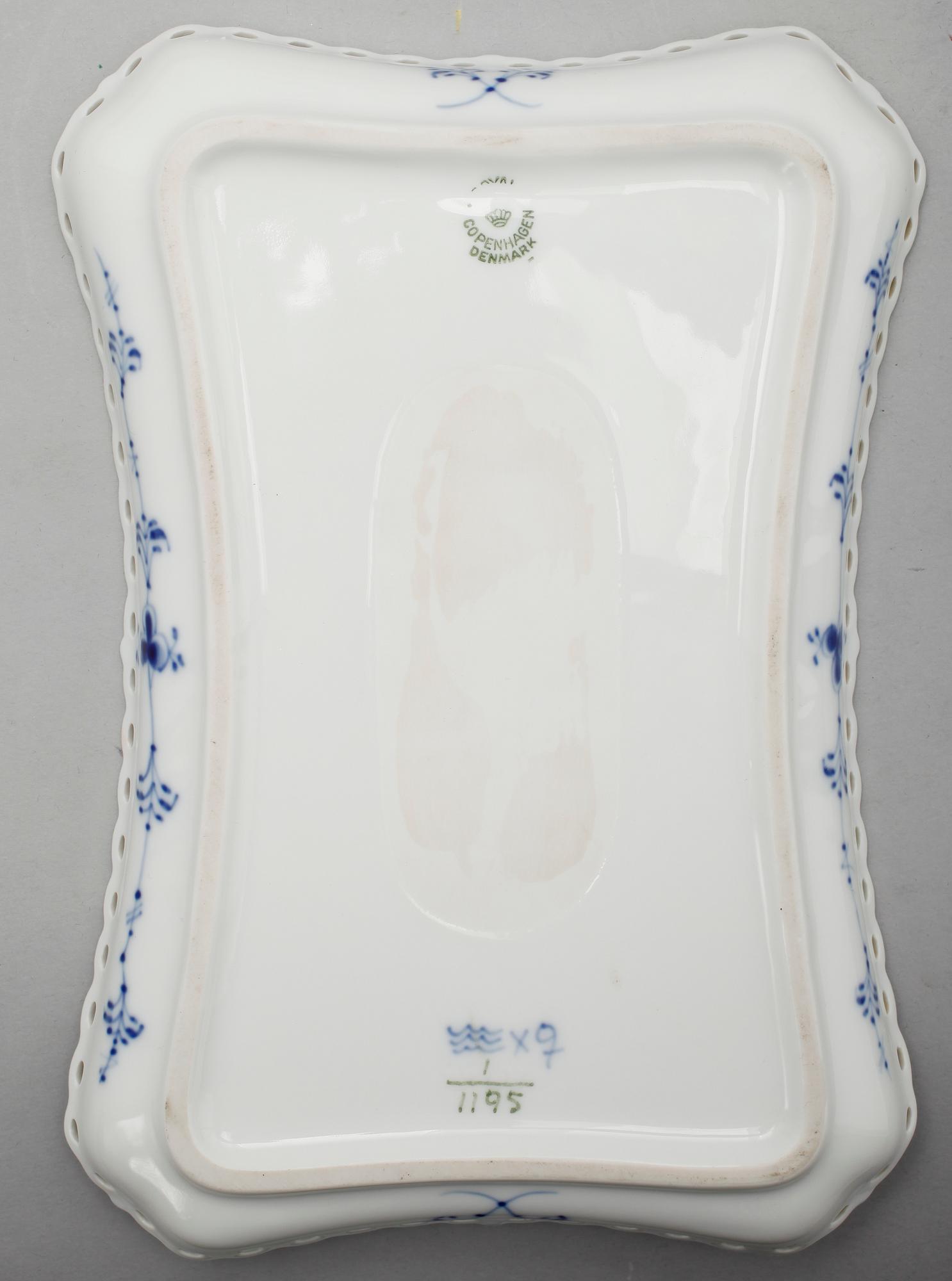 SERVISPORSLIN, 15 del, Musselmalet, Royal Copenhagen, bla helblond.