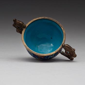 A cloisonné wine cup with handles, Qing dynasty, 19th Century.