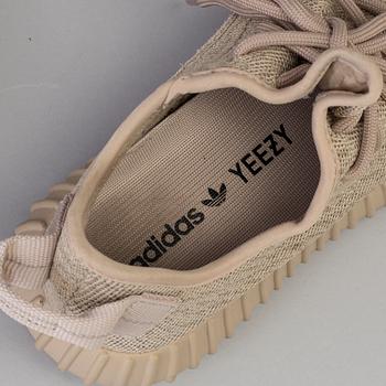 Adidas Yeezy Boost 350 Oxford tan.