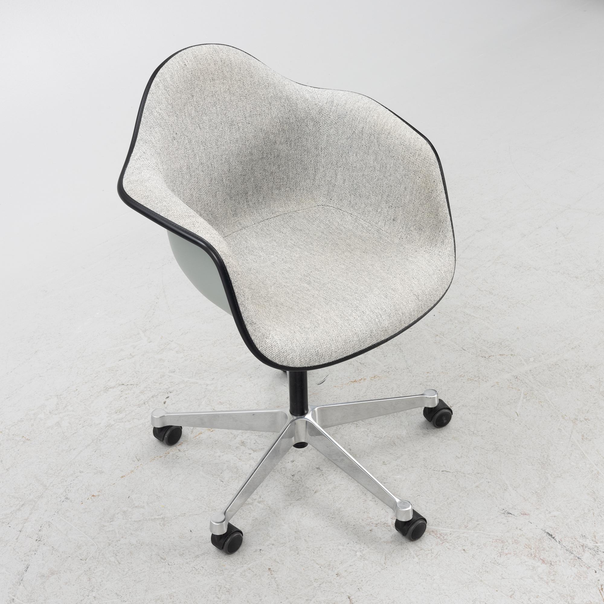 Charles & Ray Eames, office chair, "DAR", Vitra.