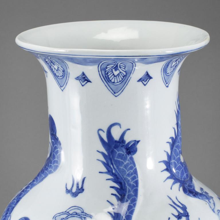 VAS, porslin, Kina, modern tillverkning.