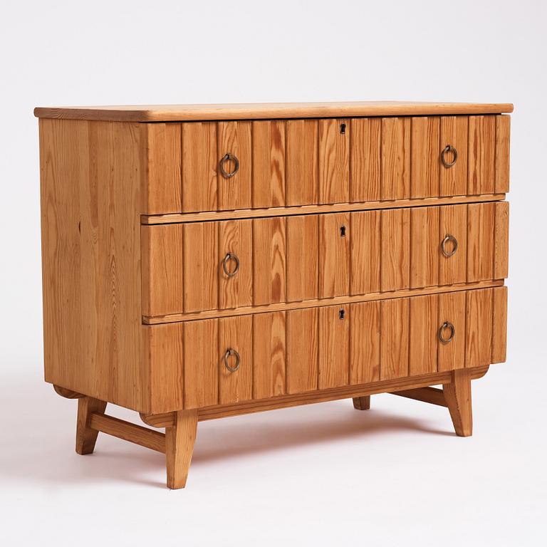 Göran Malmvall, a Swedish Modern pine chest of drawers, Karl Andersson & Söner Möbelfabrik, mid 20th century.