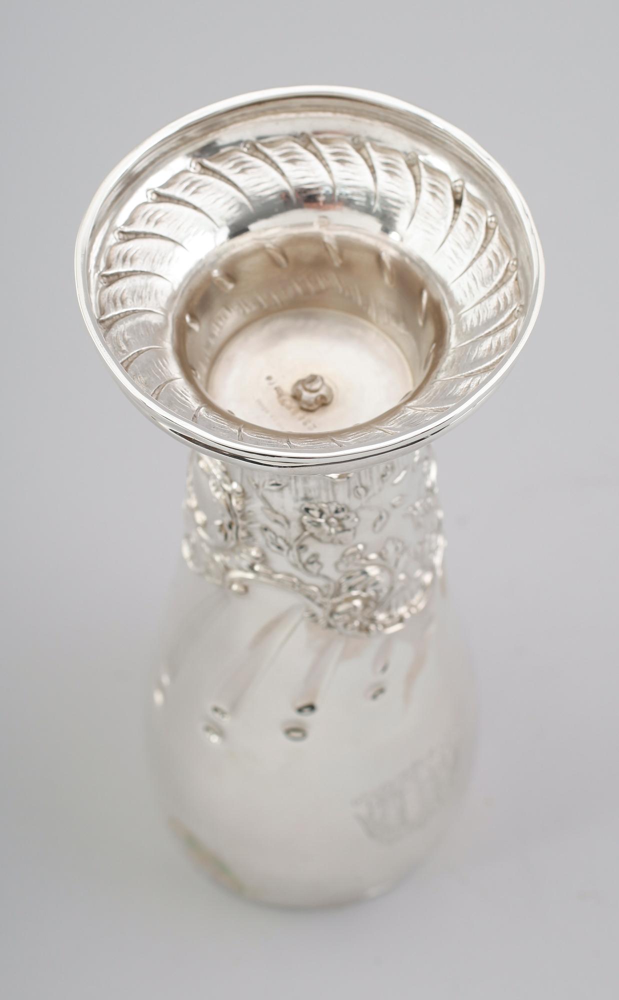 VAS, silver, C Frey & Söhne, Tyskland, 1900-talets första hälft. Vikt ca 449 gram.