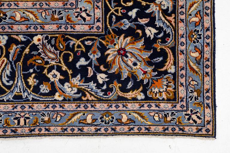 Matta, Keshan, ca 415 x 315 cm.