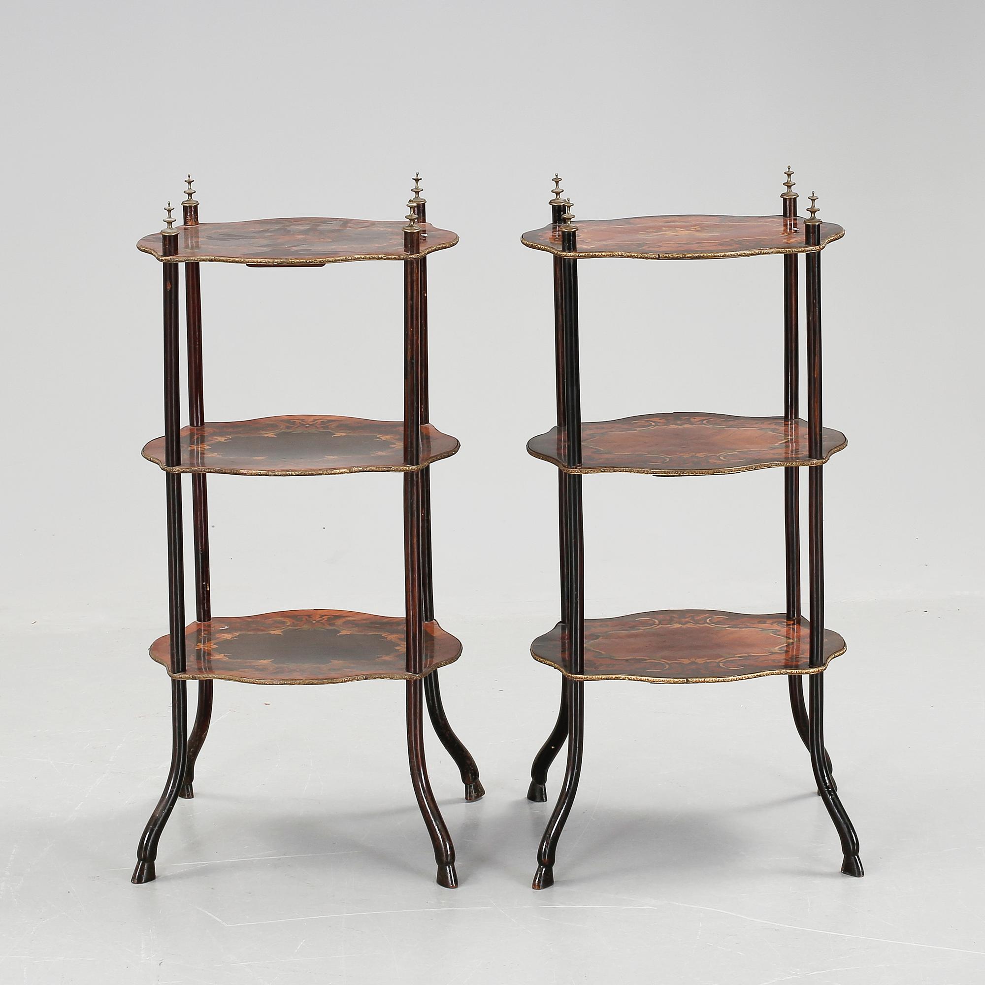 ETAGERÈR, ett par, 1800-tal.