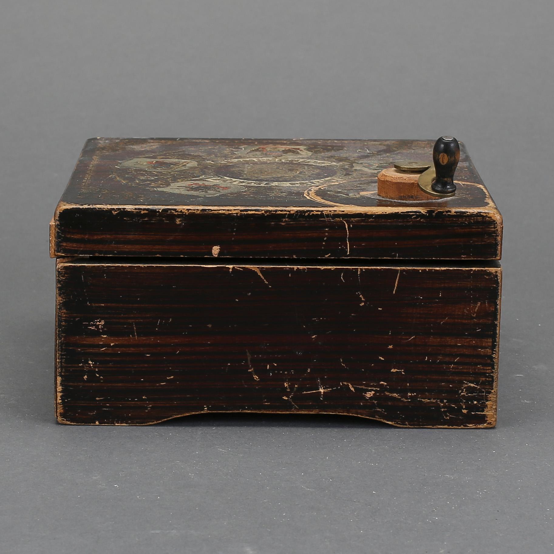 SPELDOSA, Symphonion Breveté Patent, med skivor. Omkring 1900.