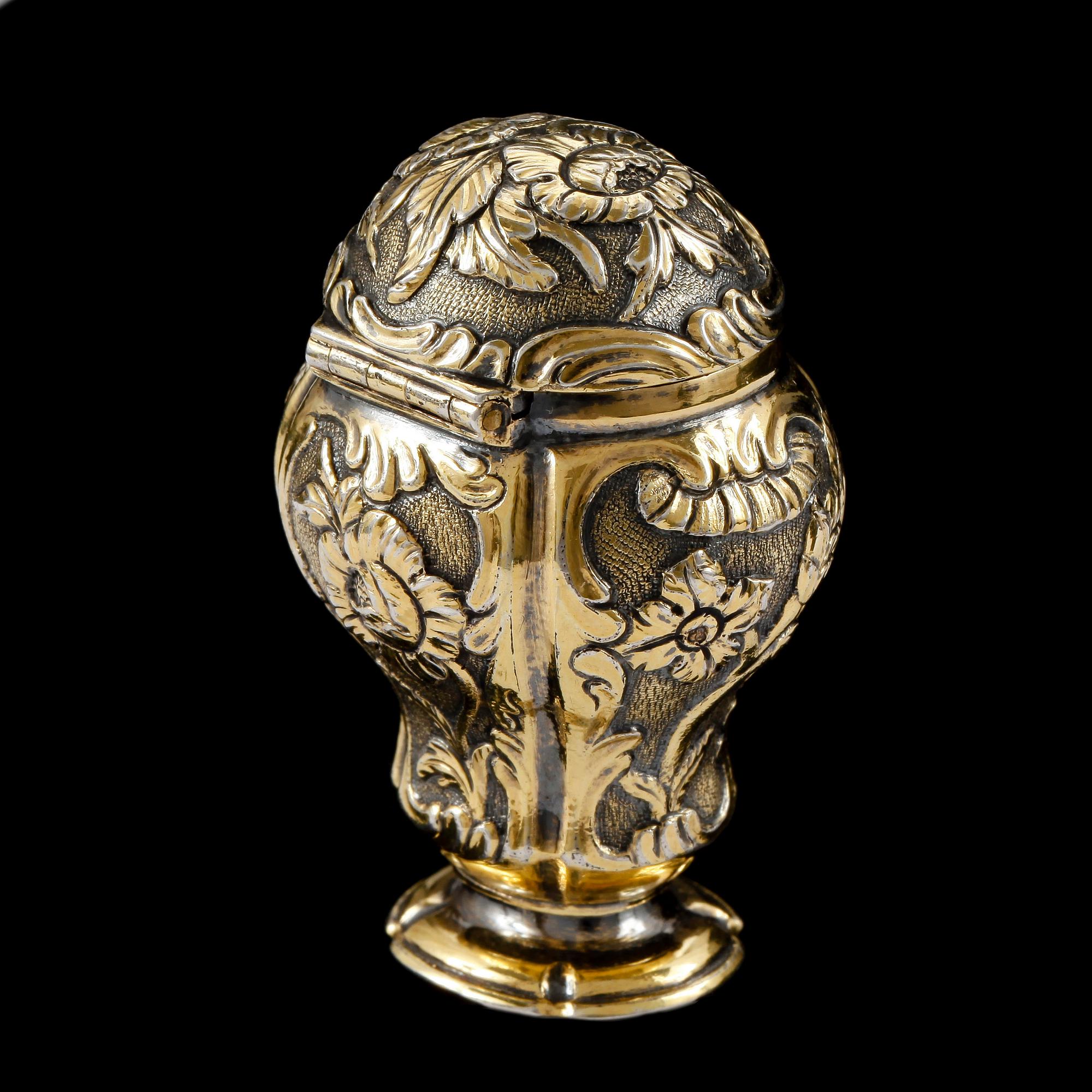 LUKTDOSA, förgyllt silver, oidentifierad mästare, Sverige, 1700-talets andra hälft. Vikt 25,5g.