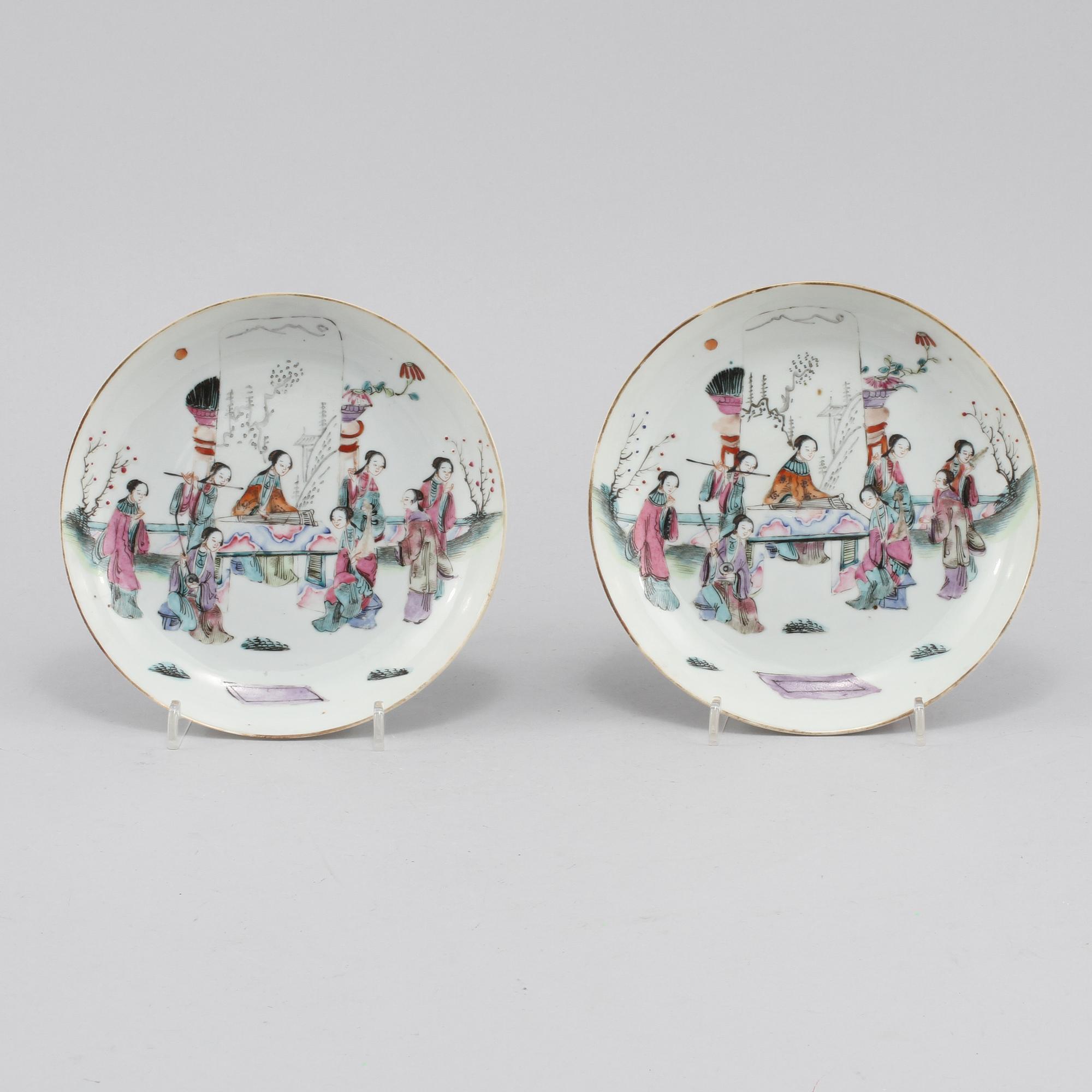 SKÅLFAT, ett par, porslin, Kina, omkring sekelskiftet 1800/1900.